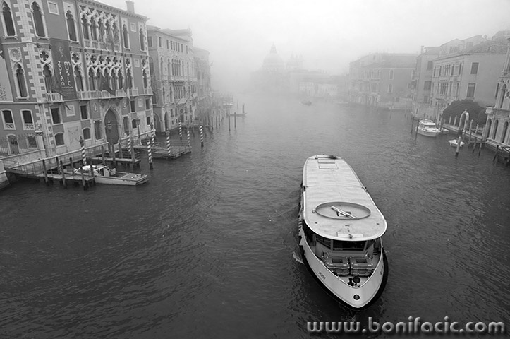 venecijamagla21bwmal