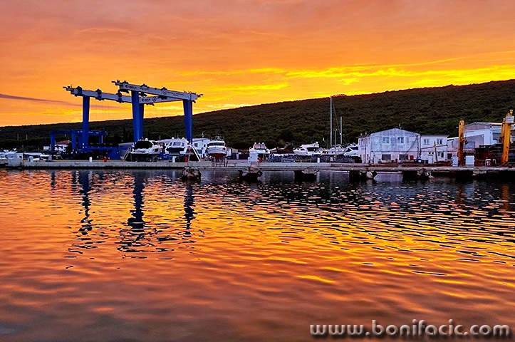 marinaskvertravelliftzalaz1mal