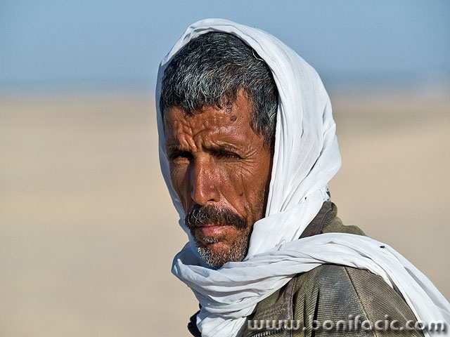 people___Skeptical___Sahara, Tunisia.