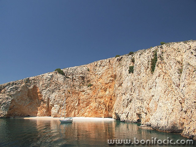 nature___Hidden Beach___Punat, Croatia.