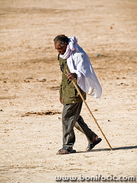 people___Desert Walker___Sahara, Tunisia.