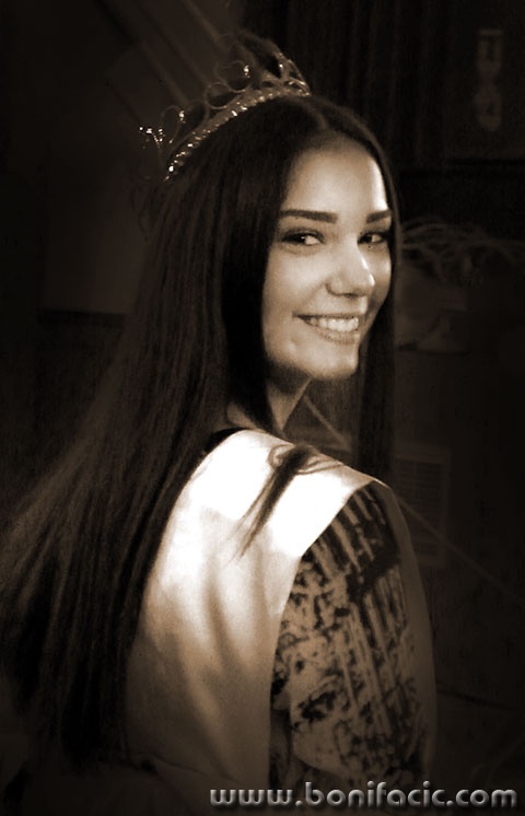 teamlinaric1_ppmodBWsepiamal