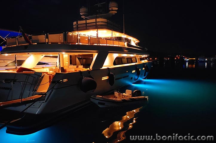 yachtnightmarina1mal