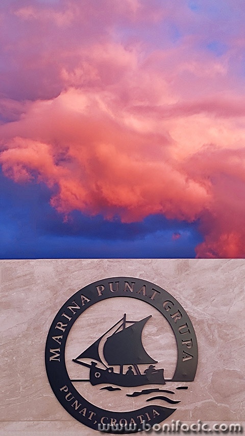 marinaloogooblak1mal