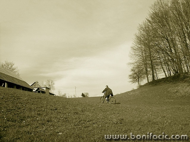 bw___Mailman___Josipdol, Croatia.