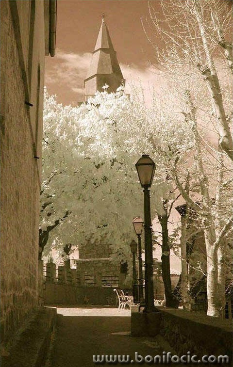 bw___Passage___Dobrinj, Croatia.