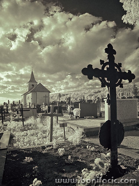 bw___Rest In Peace___Ogulin, Croatia.
