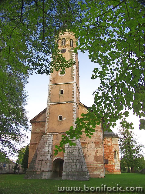 travel___3 (Tree) Church___Plaski, Croatia.