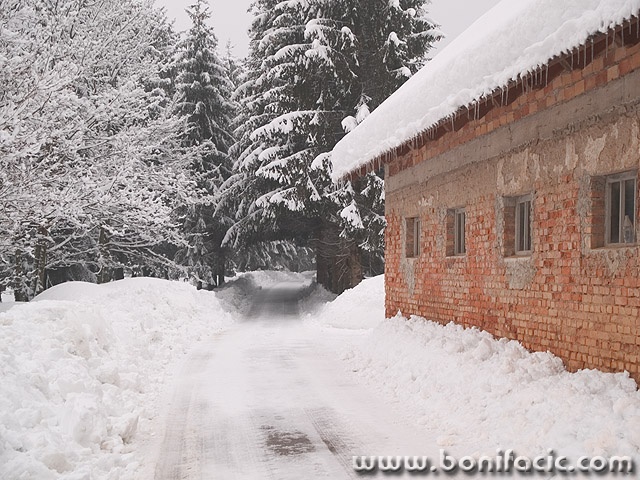 travel___Brickmason___Ogulin, Croatia.