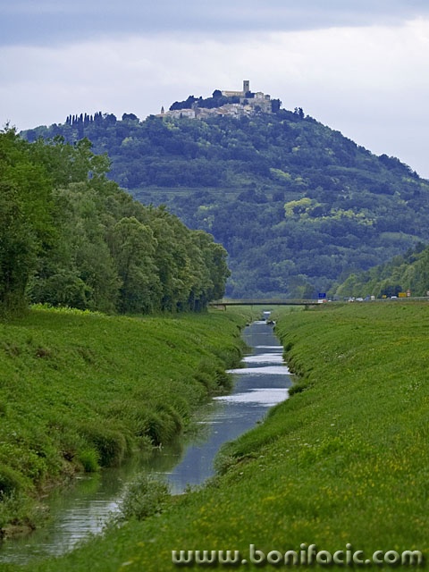 travel___High On Hill___Motoovun, Croatia.