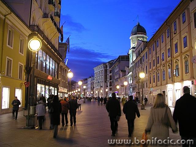 travel___Last Minute Shopping___Rijeka, Croatia.